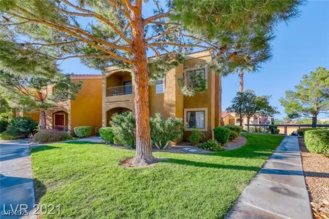 MLS: 2693291 Condo For Sale