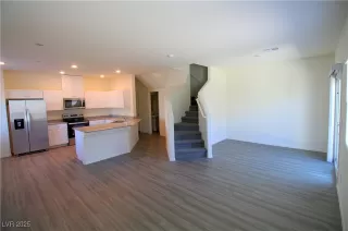 Photo #2: 2693376 Listing 