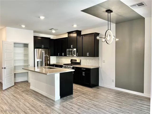 MLS: 2693511 Condo For Sale