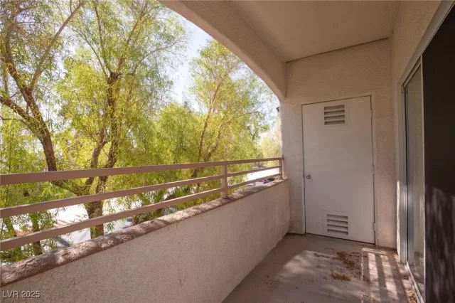 MLS: 2693516 Condo For Sale