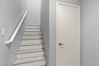 Photo #5: 2693588 Listing