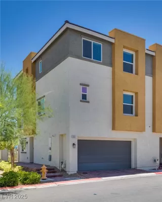 Photo #3: 2693610 Listing 