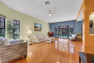 Photo #3: 2693620 Listing