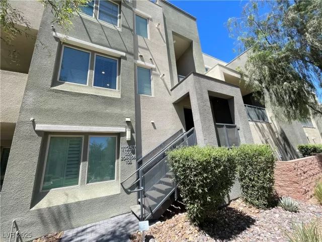 MLS: 2693623 Condo For Sale