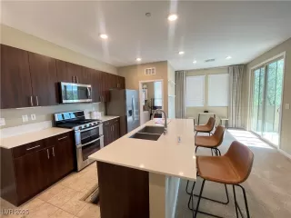 Photo #3: 2693623 Listing