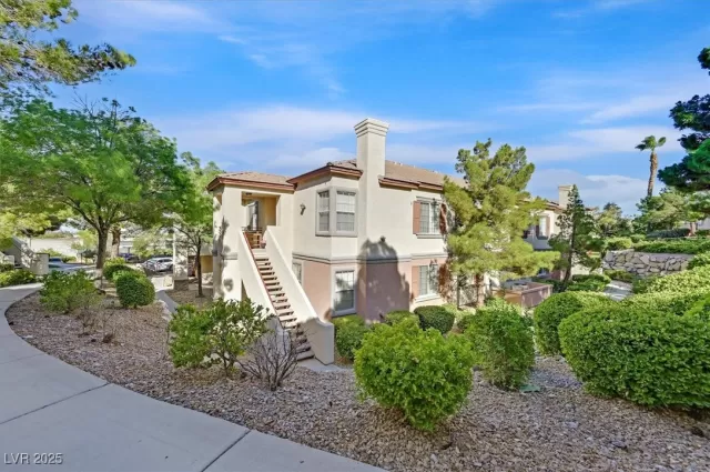 MLS: 2693634 Condo For Sale