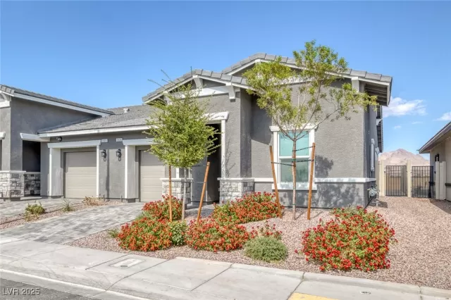 MLS: 2693647 Condo For Sale