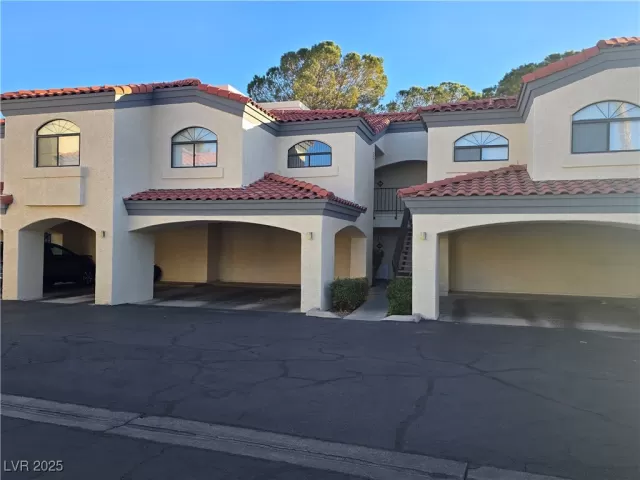 MLS: 2693650 Condo For Sale