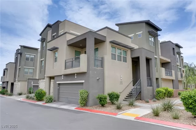 MLS: 2693669 Condo For Sale