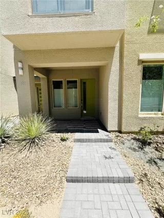 Photo #2: 2693678 Listing