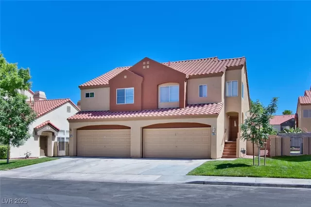 MLS: 2693689 Condo For Sale