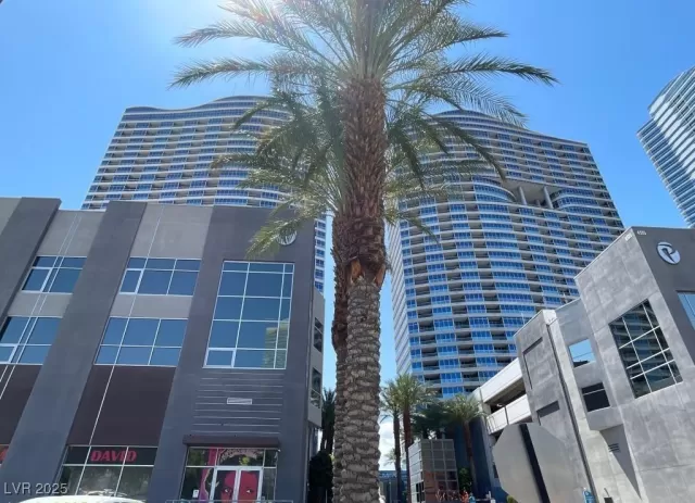 MLS: 2693701 Condo For Sale