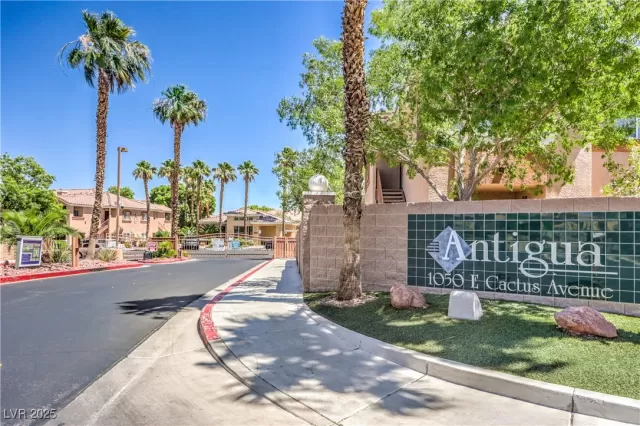 MLS: 2693762 Condo For Sale