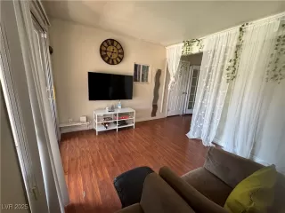 Photo #2: 2693767 Listing 