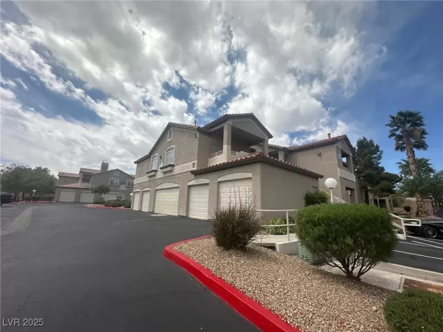 MLS: 2693790 Condo For Sale