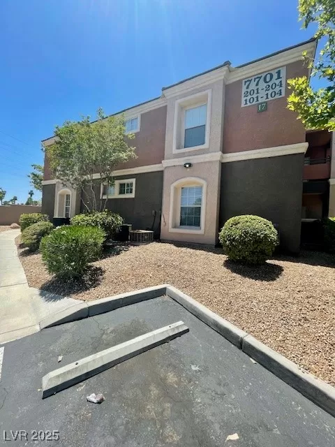 MLS: 2693812 Condo For Sale