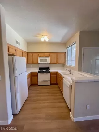 Photo #2: 2693812 Listing 