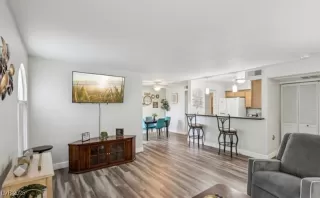 Photo #6: 2693831 Listing