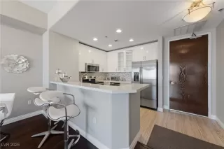 Photo #1: 2693911 Listing 