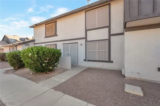 MLS: 2693918 Condo For Sale