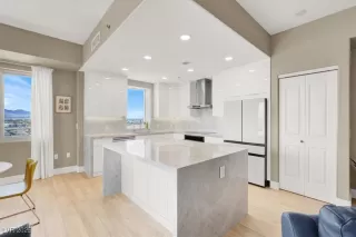 Photo #1: 2693927 Listing 