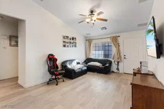 Photo #3: 2693945 Listing