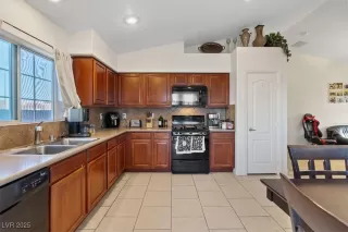 Photo #6: 2693945 Listing