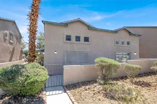 MLS: 2693979 Condo For Sale