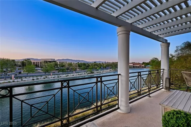 MLS: 2693996 Condo For Sale