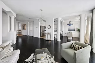 Photo #6: 2693996 Listing 