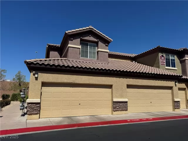 MLS: 2694005 Condo For Sale