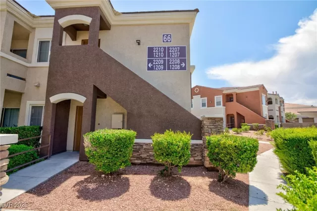 MLS: 2694031 Condo For Sale