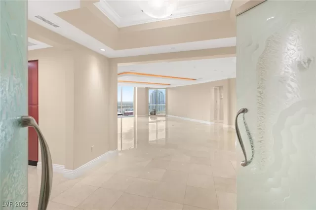 MLS: 2694043 Condo For Sale