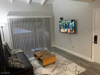 Photo #3: 2694045 Listing