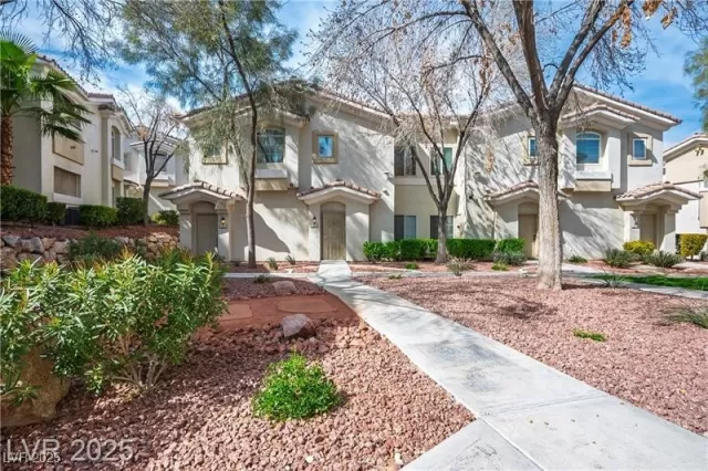 MLS: 2694093 Condo For Sale