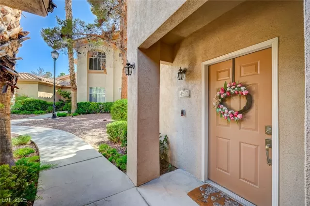 MLS: 2694095 Condo For Sale