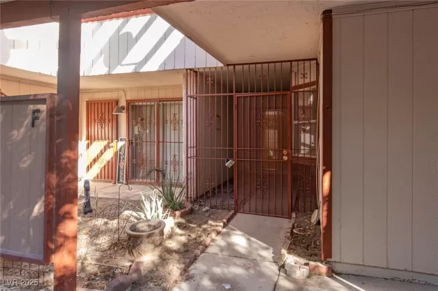 MLS: 2694099 Condo For Sale