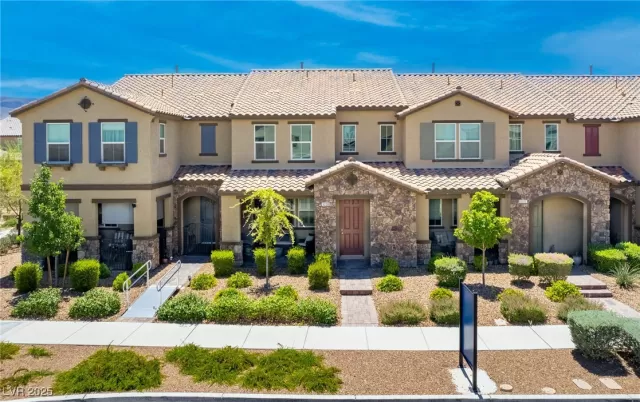 MLS: 2694108 Condo For Sale