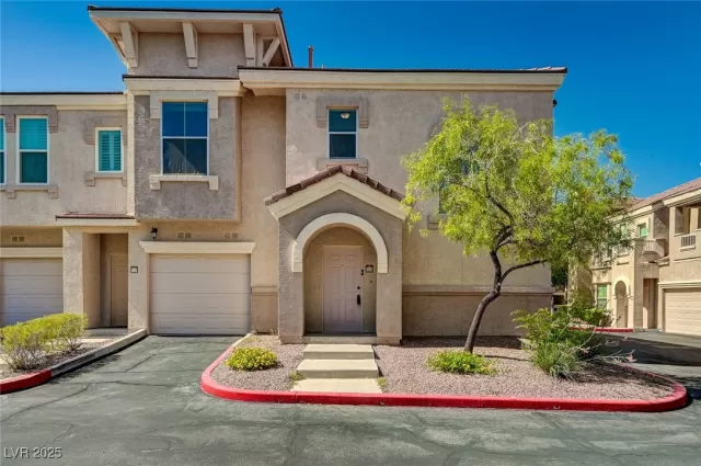 MLS: 2694118 Condo For Sale