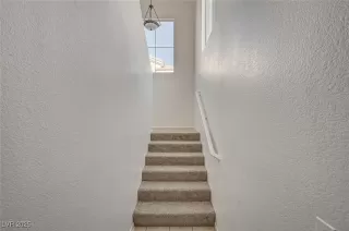 Photo #4: 2694118 Listing