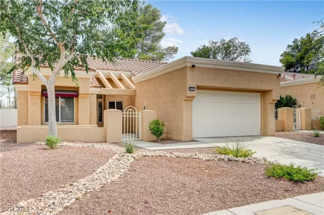 MLS: 2694123 Condo For Sale