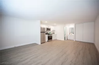 Photo #1: 2694294 Listing