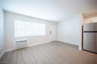 Photo #2: 2694294 Listing