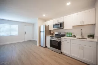 Photo #5: 2694294 Listing