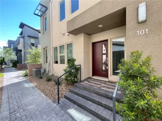 Photo #1: 2694337 Listing 