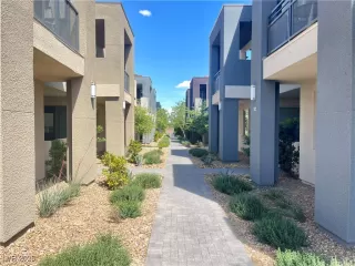 Photo #2: 2694337 Listing 