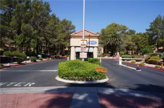 Photo #2: 2694370 Listing