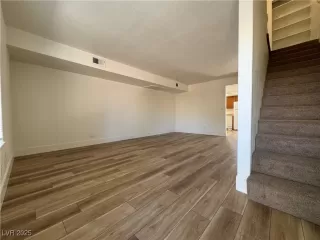 Photo #2: 2694385 Listing