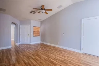 Photo #5: 2694388 Listing