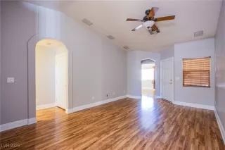 Photo #6: 2694388 Listing